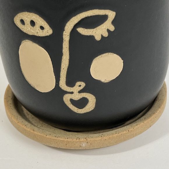 FACE Planter With Rosy Cheek Ceramic 4.5" Matte Black Flower Pot DRAINAGE Saucer - Picture 4 of 13